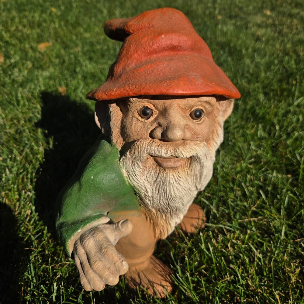 Vintage Universal Statuary Garden Gnome 1994 Measures 10"